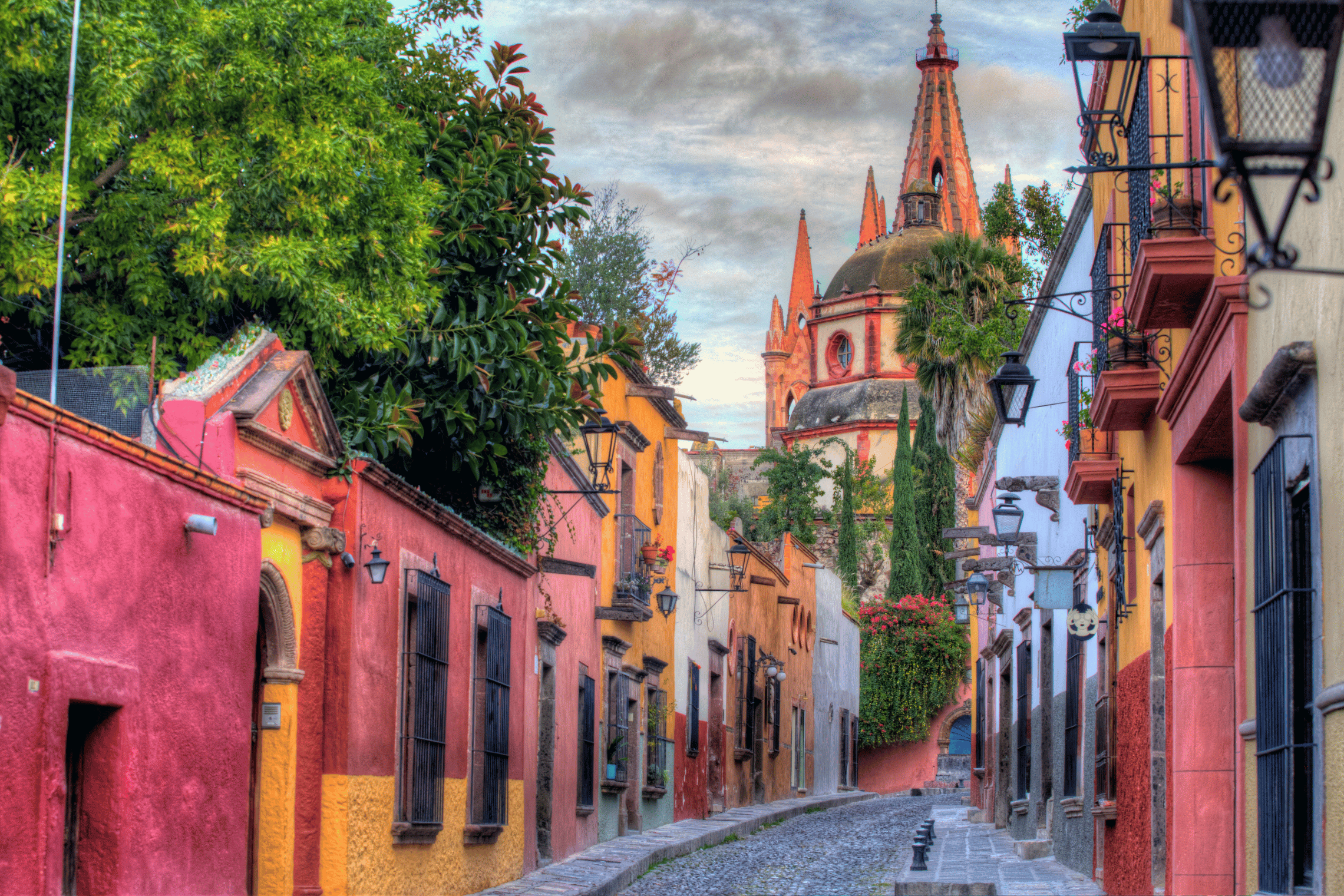 An image of a brightly coloured neighborhood in San Miguel.